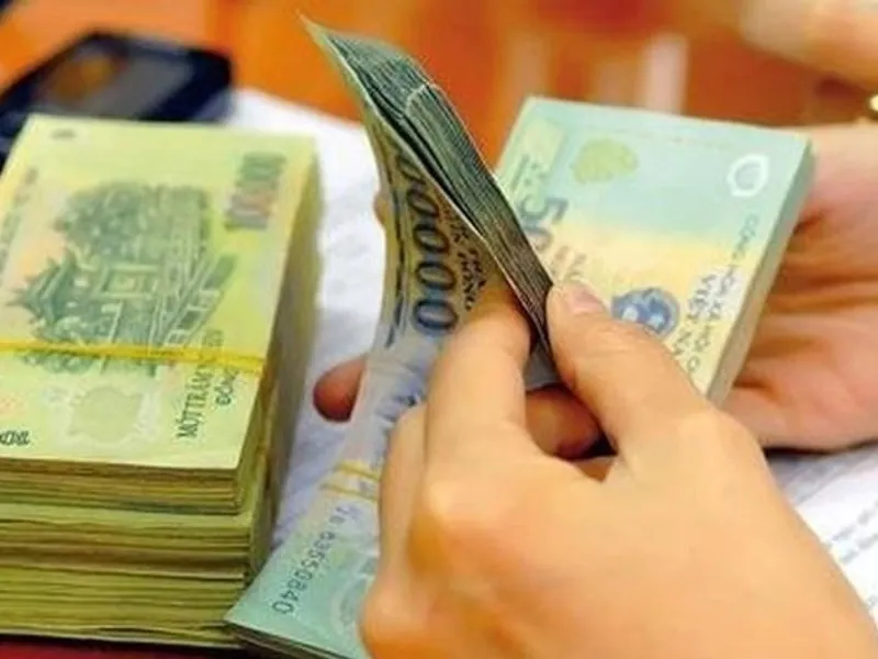 Hình ảnh minh họa một người đang suy nghĩ khi điền vào bảng câu hỏi tự đánh giá cá cược, liên quan đến gacam67 và đá gà trực tiếp